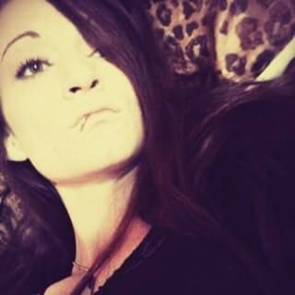 Meet your Posher, Pamela - Picture 1 of 1